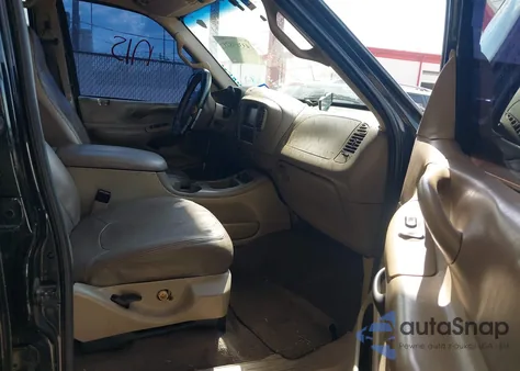 2002 Ford Expedition Eddie Bauer from USA, damaged, VIN 1FMFU18L52LA61196